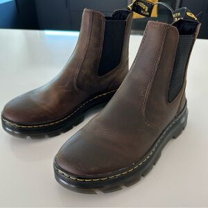 Dr. Martens Embury Chelsea Boots New. Brown. Men Sz  7/ Women Sz 9/EU 39